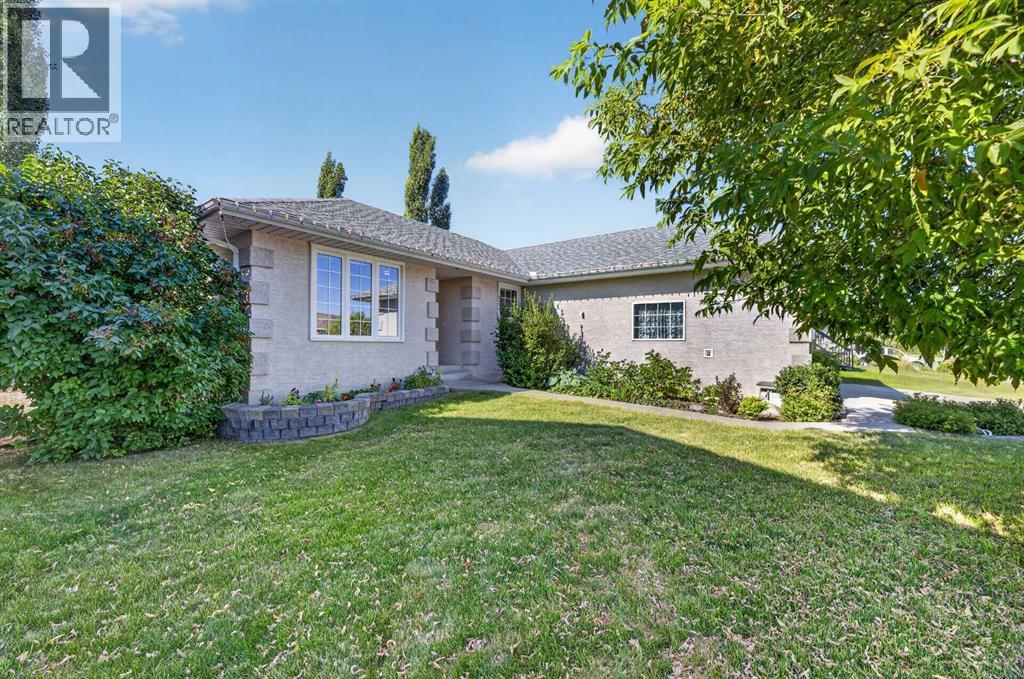 223 10 Avenue NE - 2