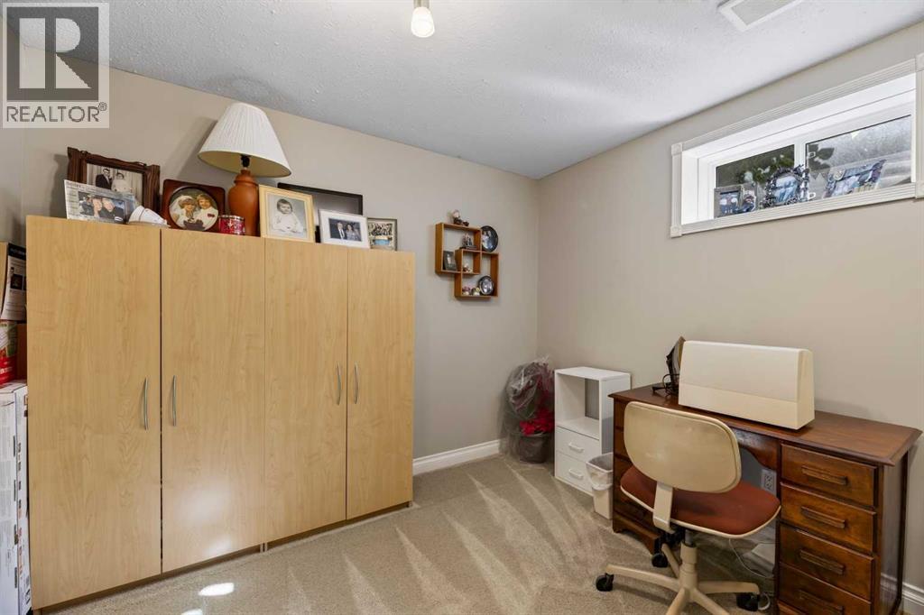 223 10 Avenue NE - Image 24