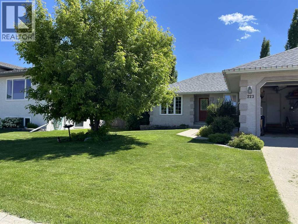 223 10 Avenue NE - Image 3