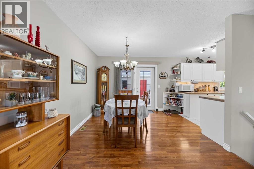 223 10 Avenue NE - Image 7