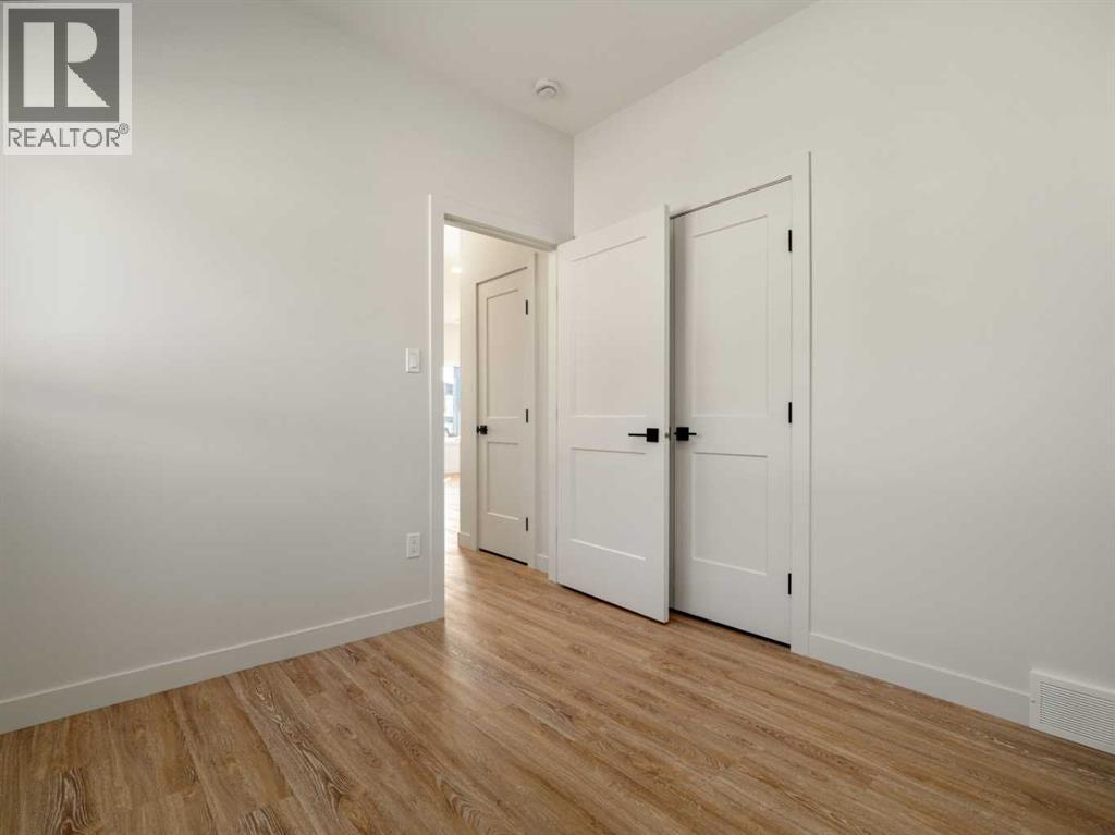 7042 48 Street - 17