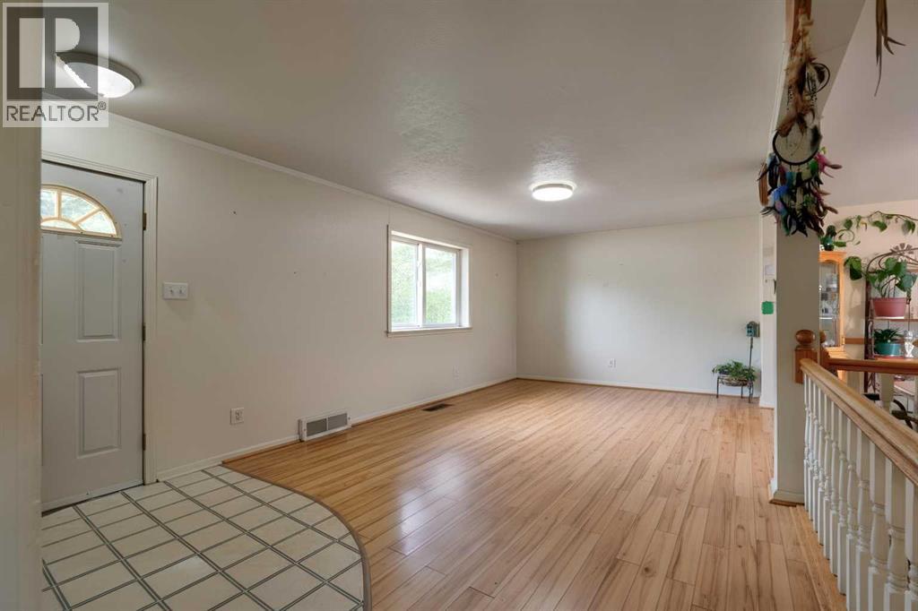 517 55 Avenue W, Claresholm — photo 3
