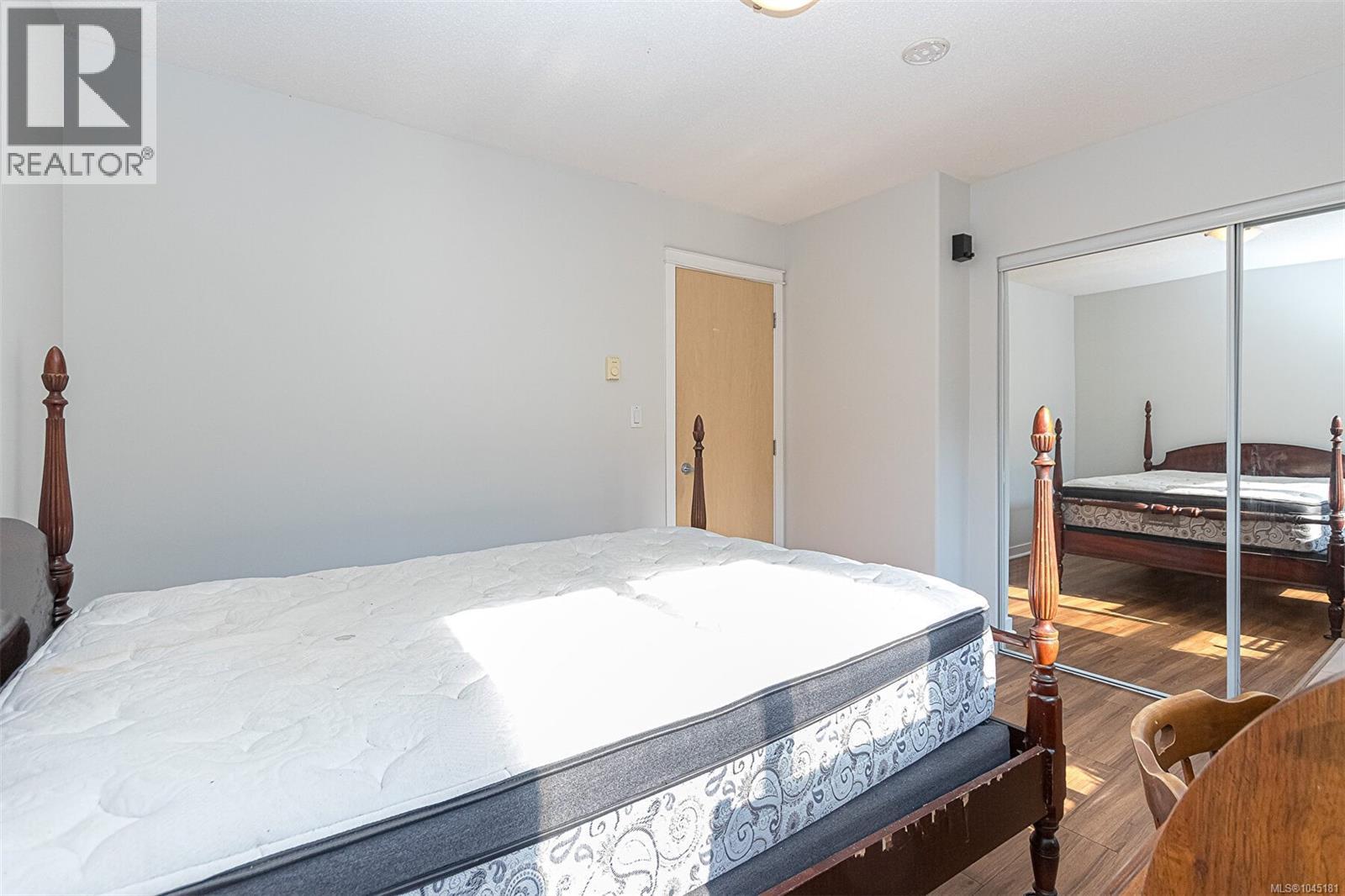 #3 1019 North Park St - 20