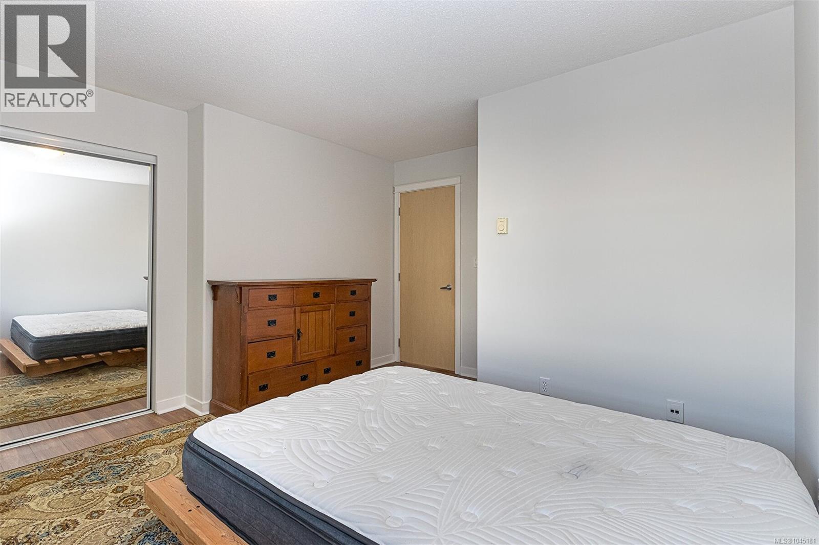 #3 1019 North Park St - Image 17