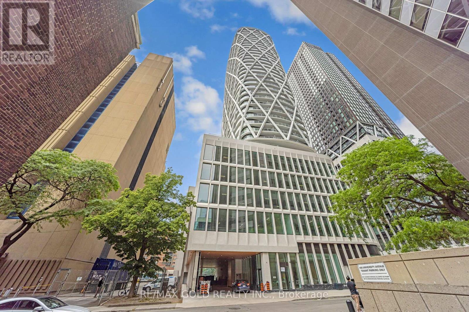 2818 - 230 SIMCOE STREET