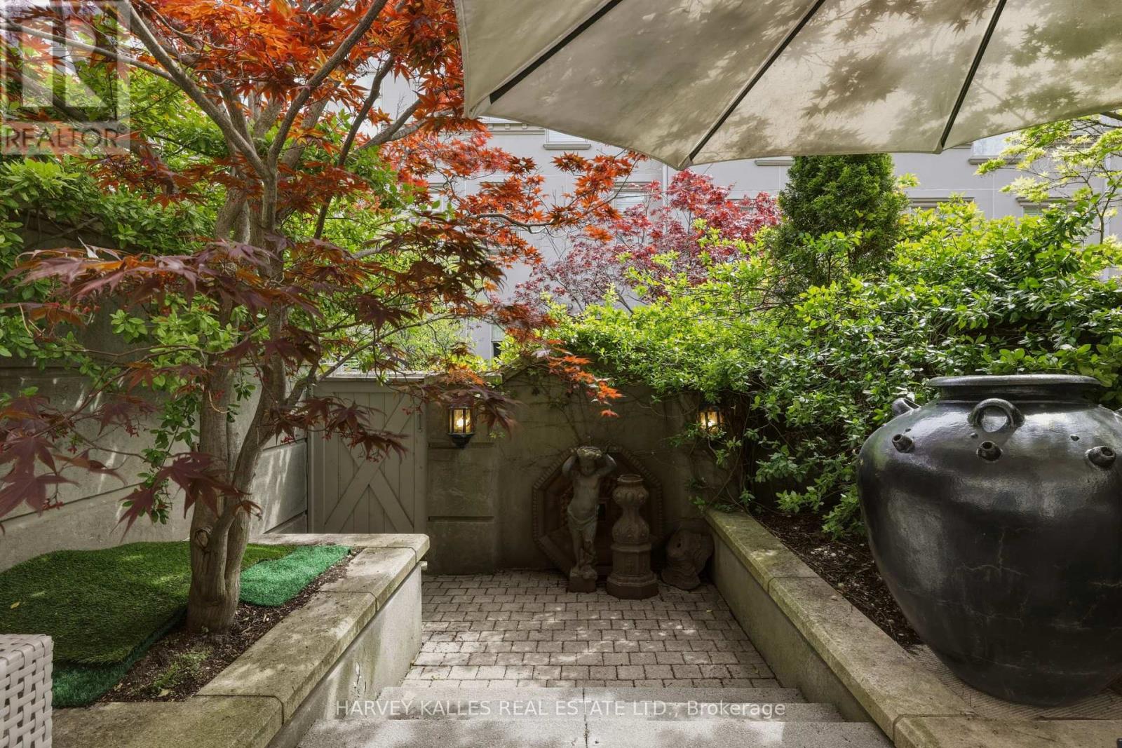 #21 260 RUSSELL HILL ROAD - 24