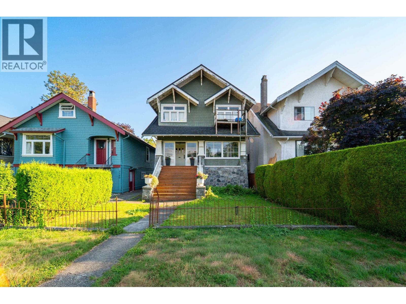 4 Bed, 4 Bath Multi-Family for Sale in Vancouver – 3144 W 7TH AVENUE, Vancouver – MLS# R3153077 - Image 2