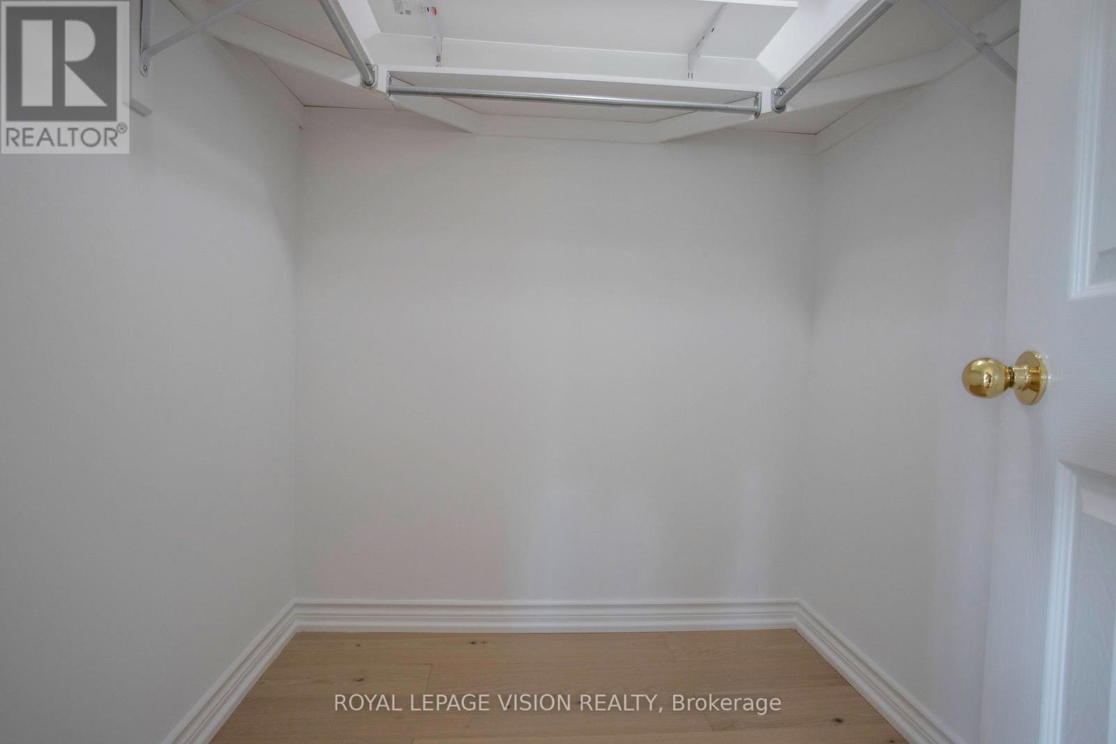 2 LAPRADE SQUARE - Image 21
