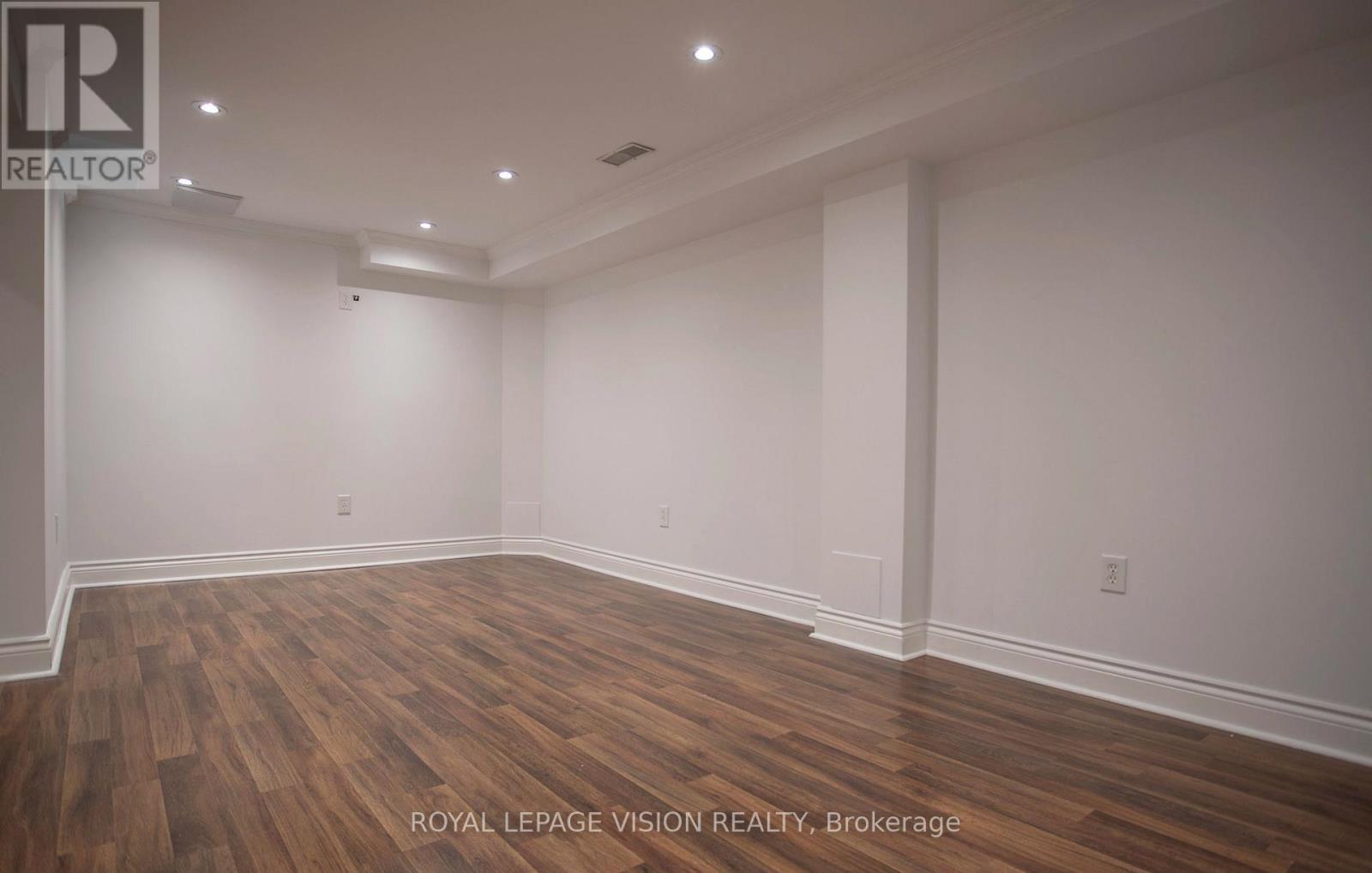 2 LAPRADE SQUARE - Image 33