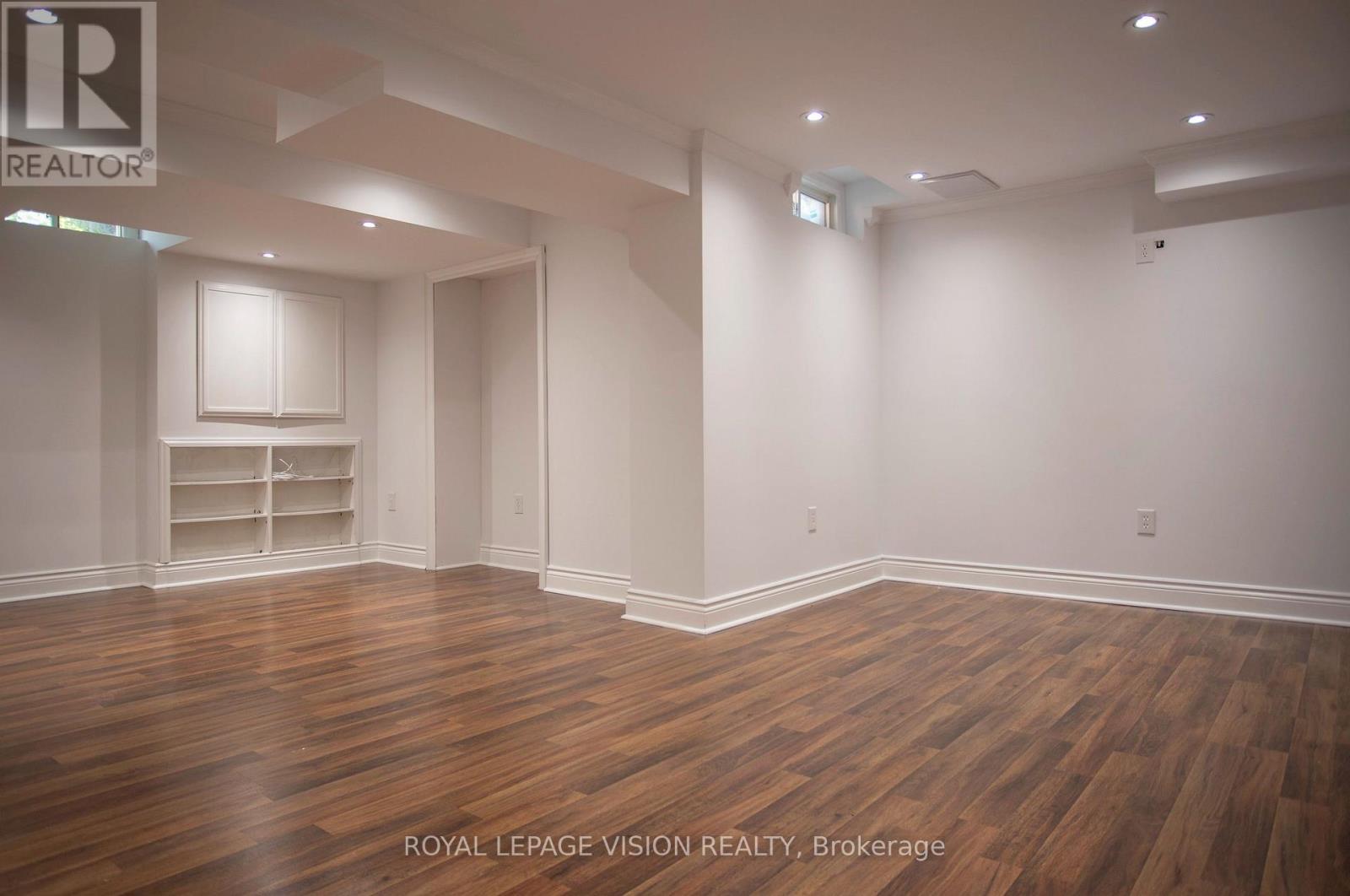 2 LAPRADE SQUARE - Image 35