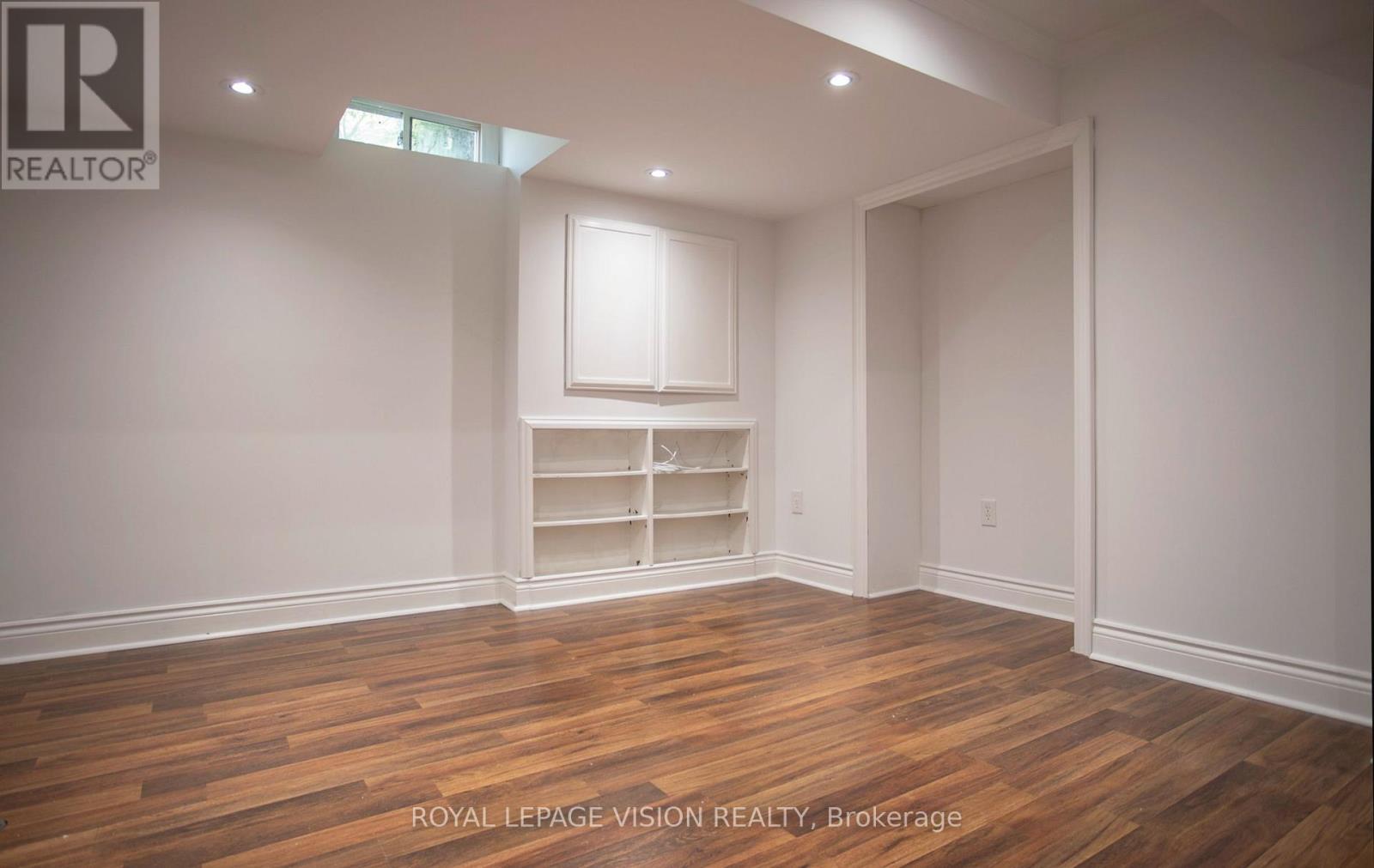 2 LAPRADE SQUARE - Image 36