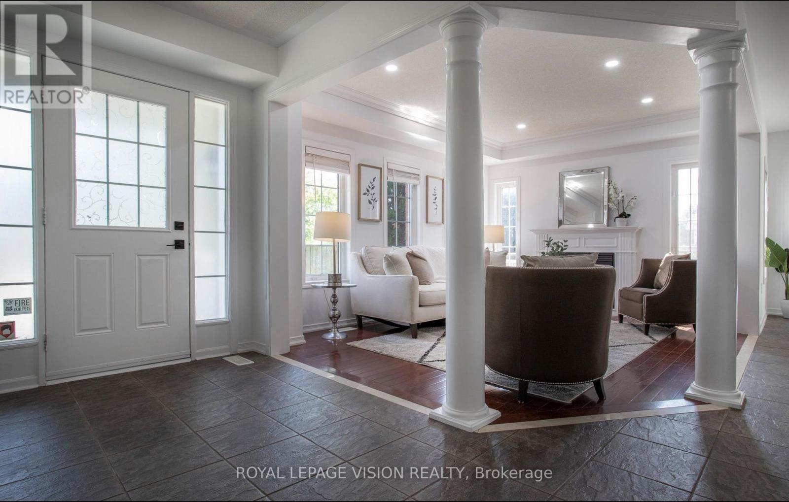 2 LAPRADE SQUARE - Image 4