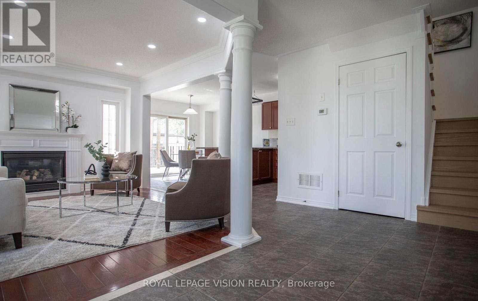 2 LAPRADE SQUARE - Image 6