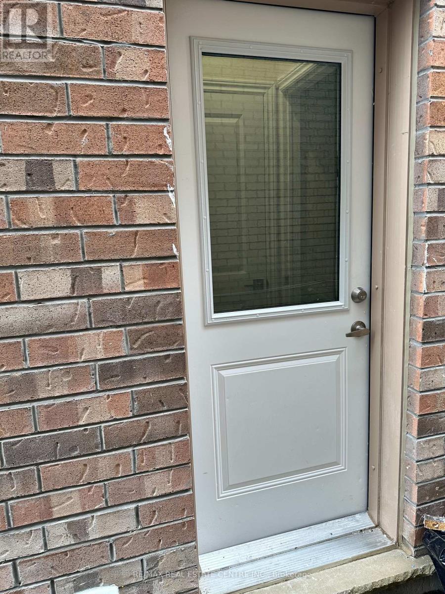 BSMT - 66 BREMNER STREET, Whitby (Rolling Acres) — photo 2