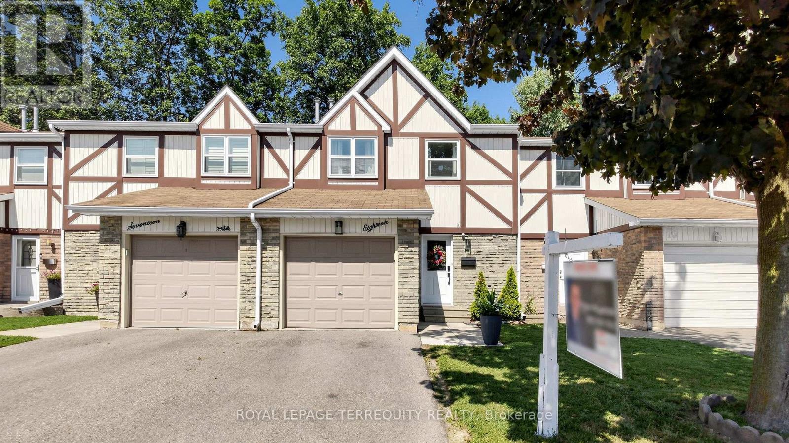 #18 18 MORLEY CRESCENT - 1