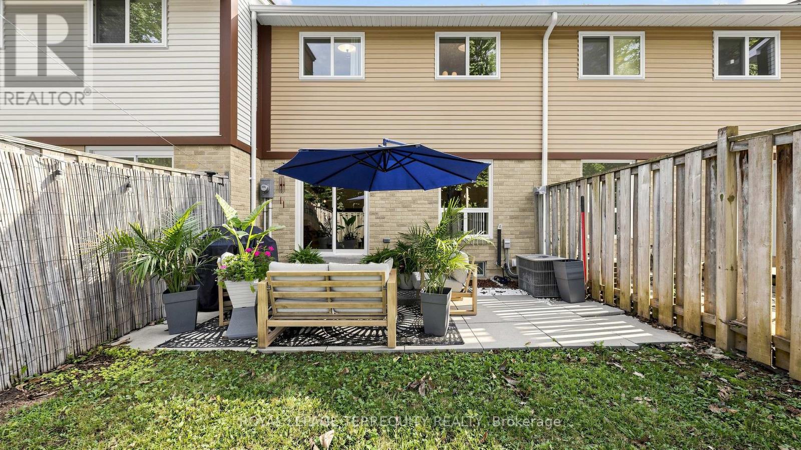 #18 18 MORLEY CRESCENT - 38