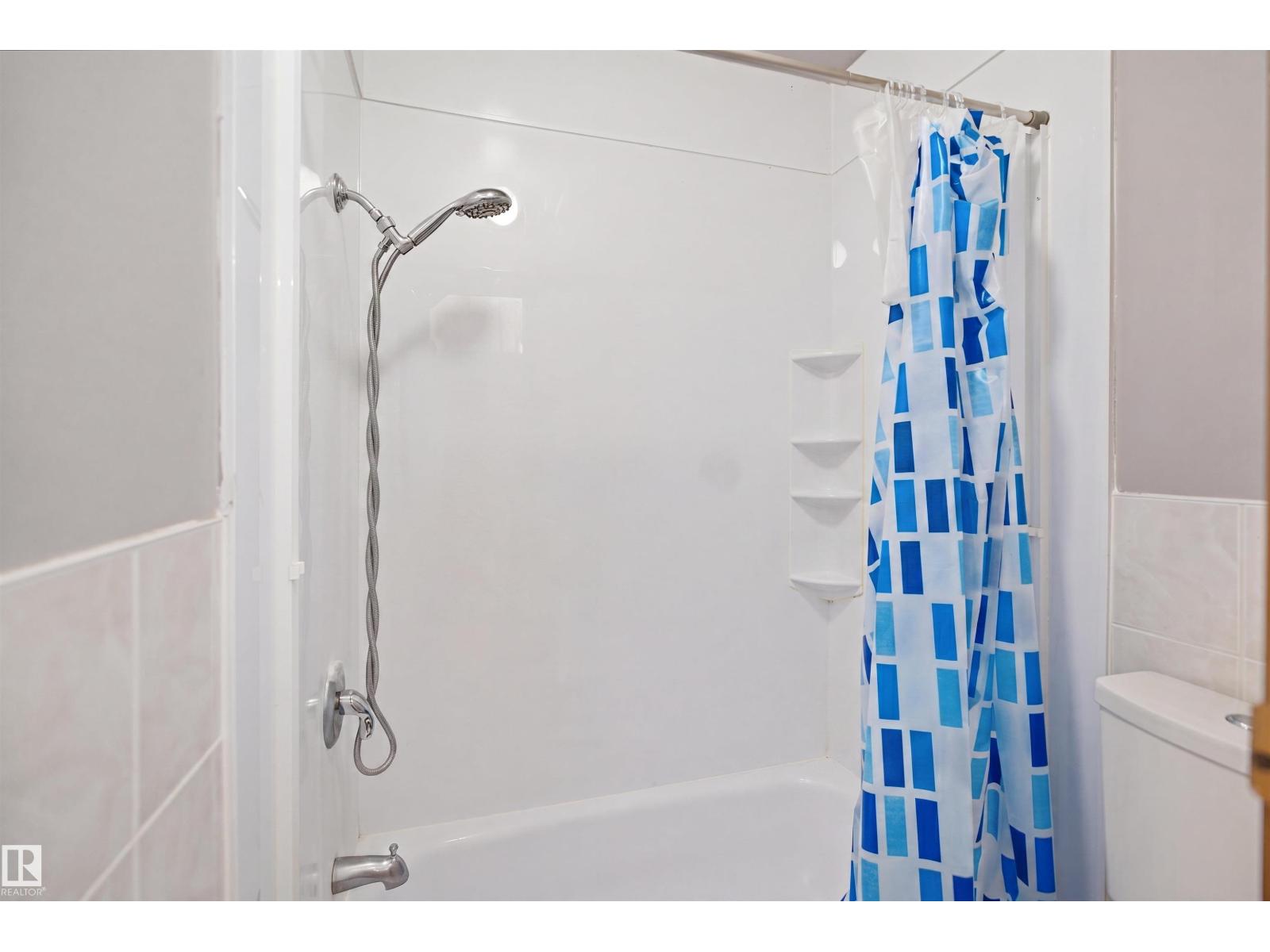 2107 40 ST NW - Image 17