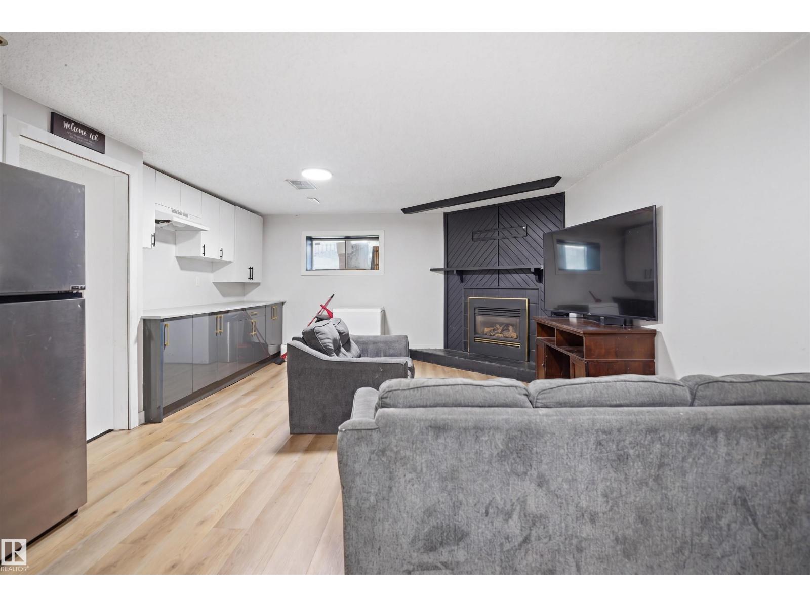 2107 40 ST NW - Image 23