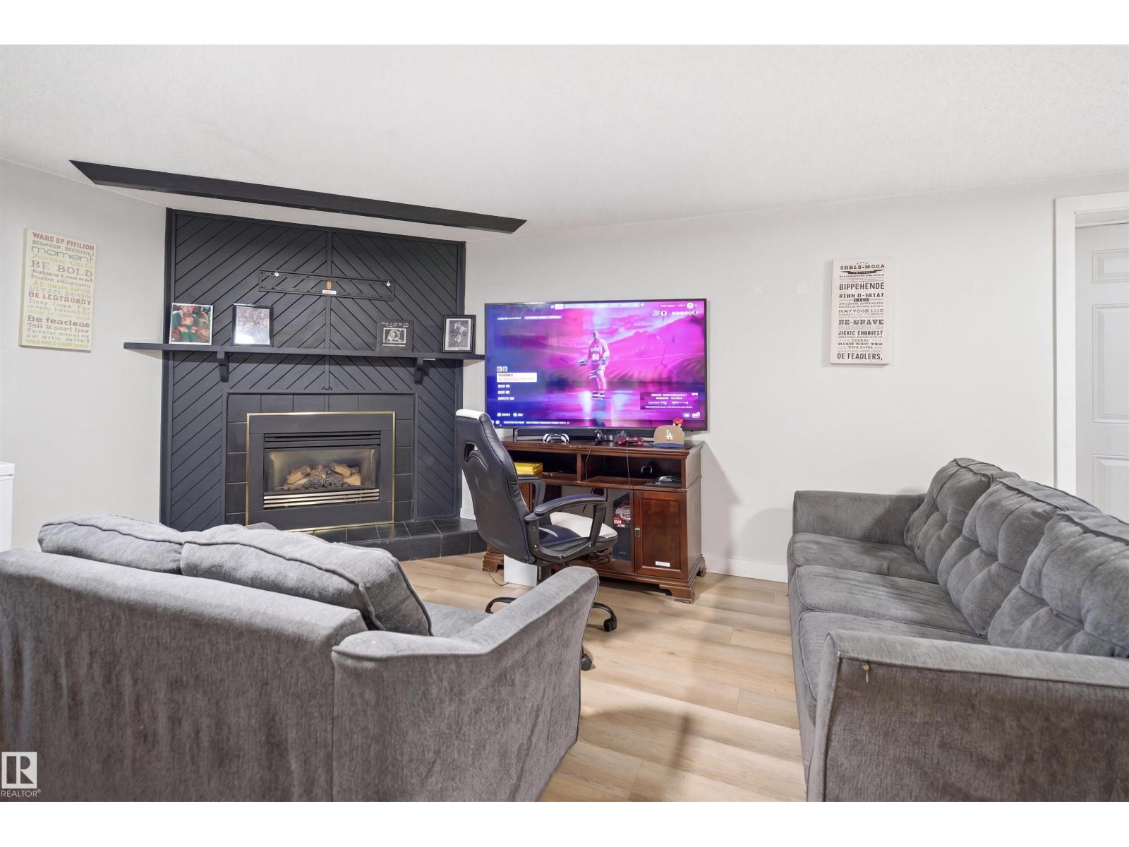 2107 40 ST NW - Image 24