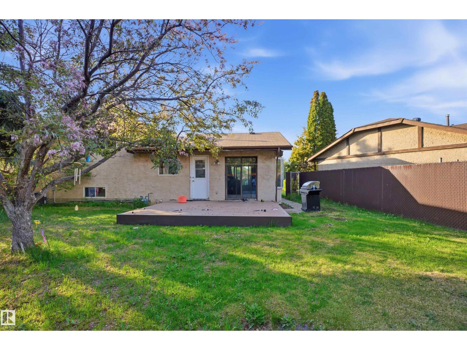 2107 40 ST NW - Image 36