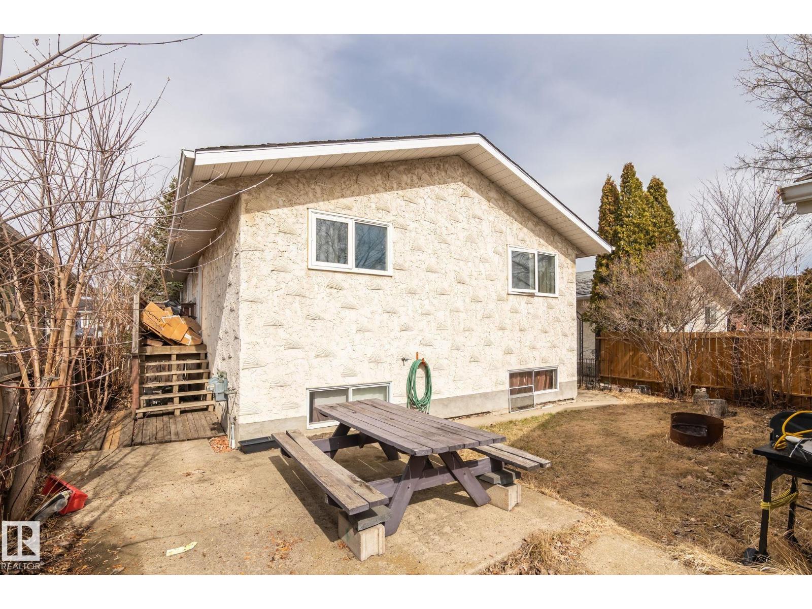 1566 lakewood RD W NW, Meyonohk, Edmonton photo 5