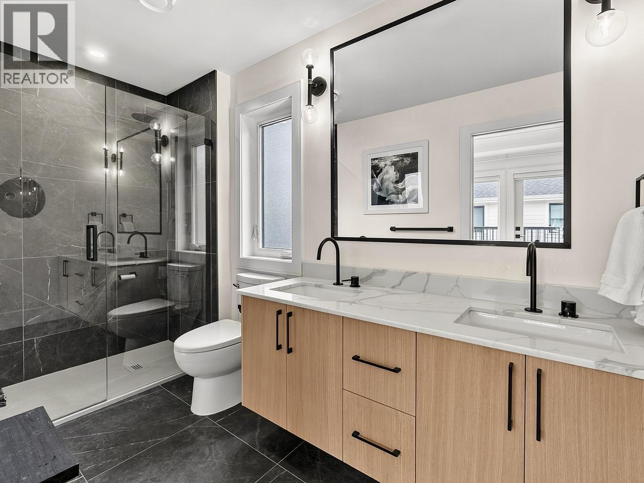 3 Bed, 3 Bath House for Sale in Richmond – 11486 RAILWAY AVENUE, Richmond – MLS# R3152757 - Image 19