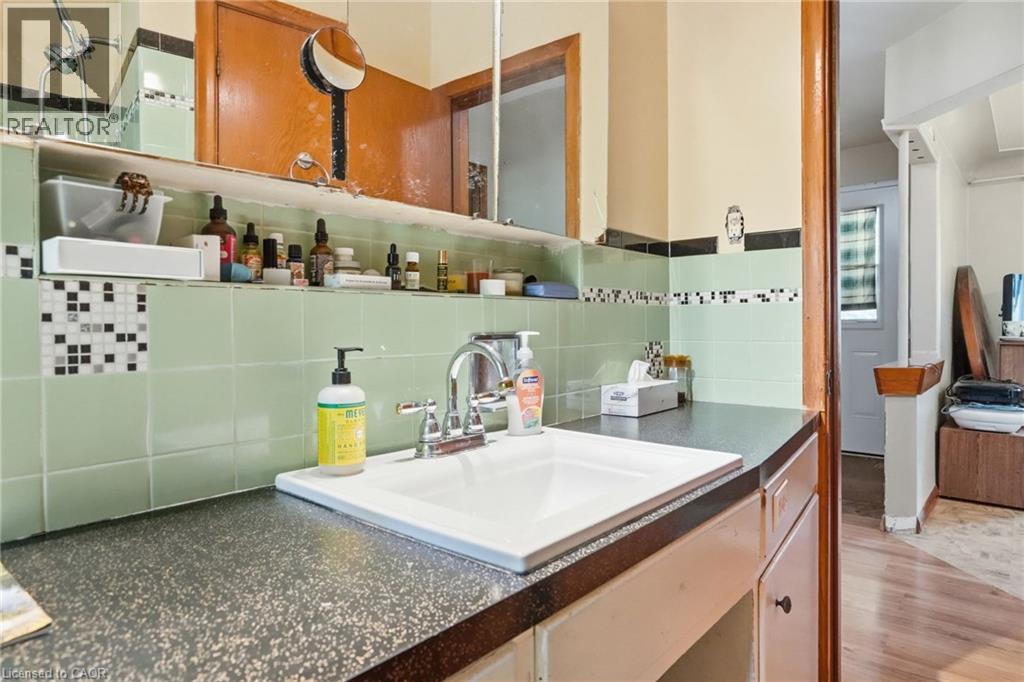 589 GLOVER Road - 20