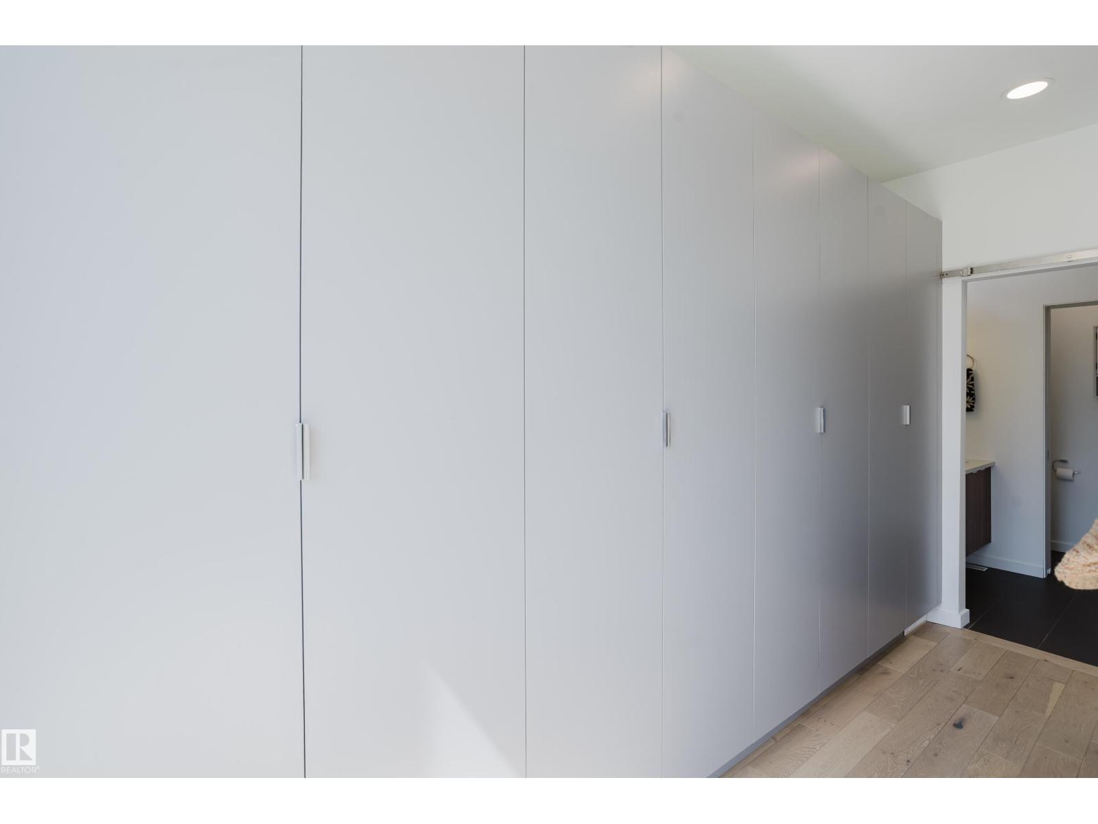 7405 89 ST NW - 24