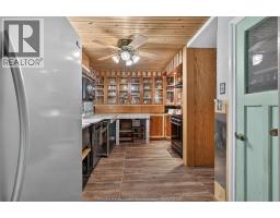 935 Bartlet, Windsor, ON N9G1V3 Photo 14