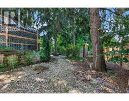 935 Bartlet, Windsor, ON N9G1V3 Photo 40