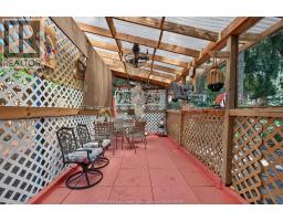 935 Bartlet, Windsor, ON N9G1V3 Photo 44