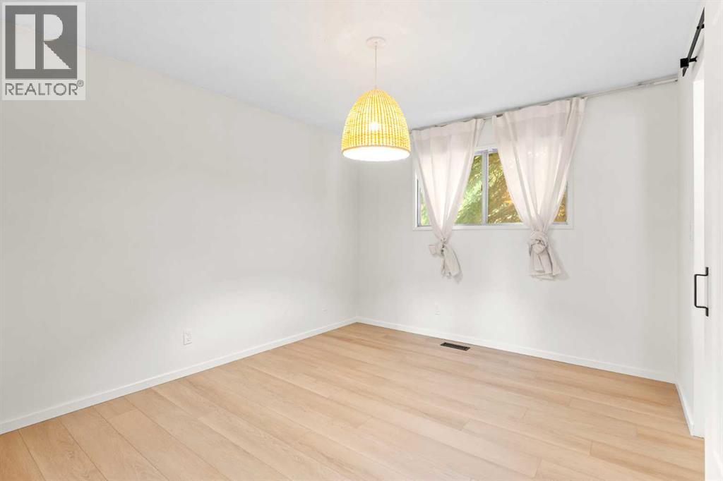 5467 Dalrymple Crescent NW - Image 17