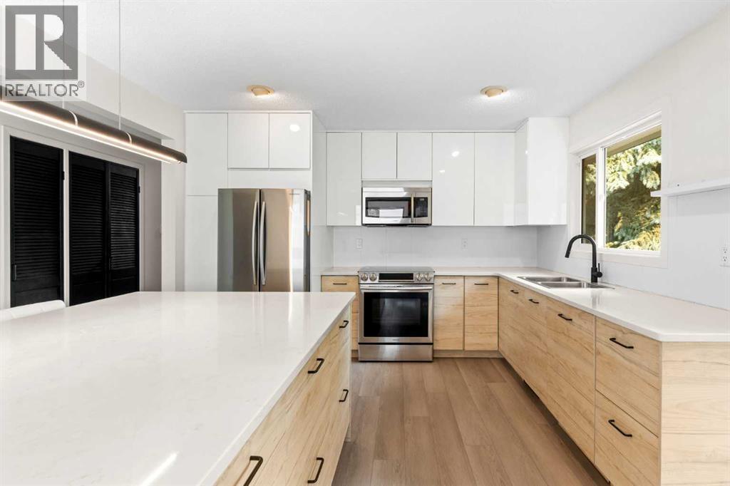 5467 Dalrymple Crescent NW - Image 8