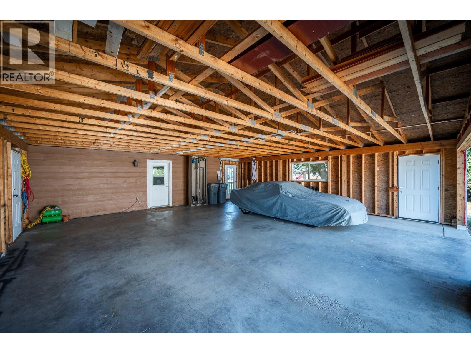 6750 Heffley Road - 44