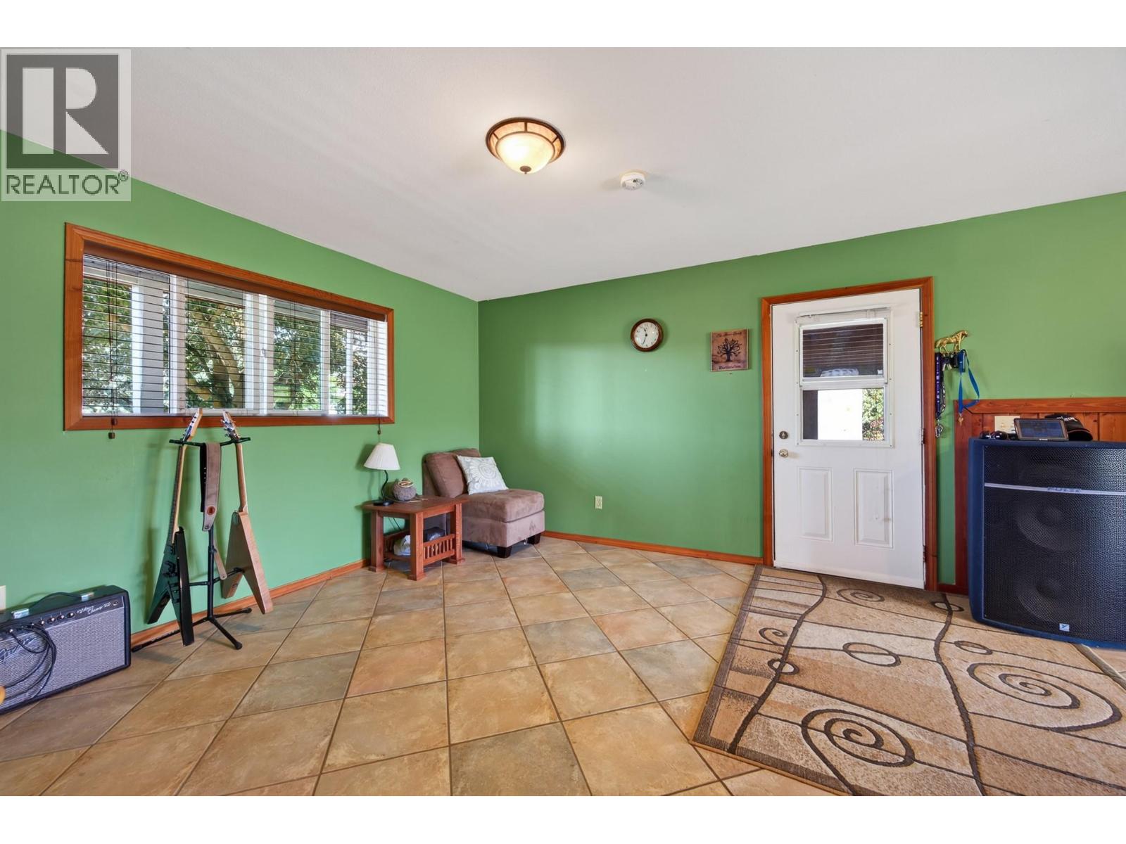 6750 Heffley Road - 29