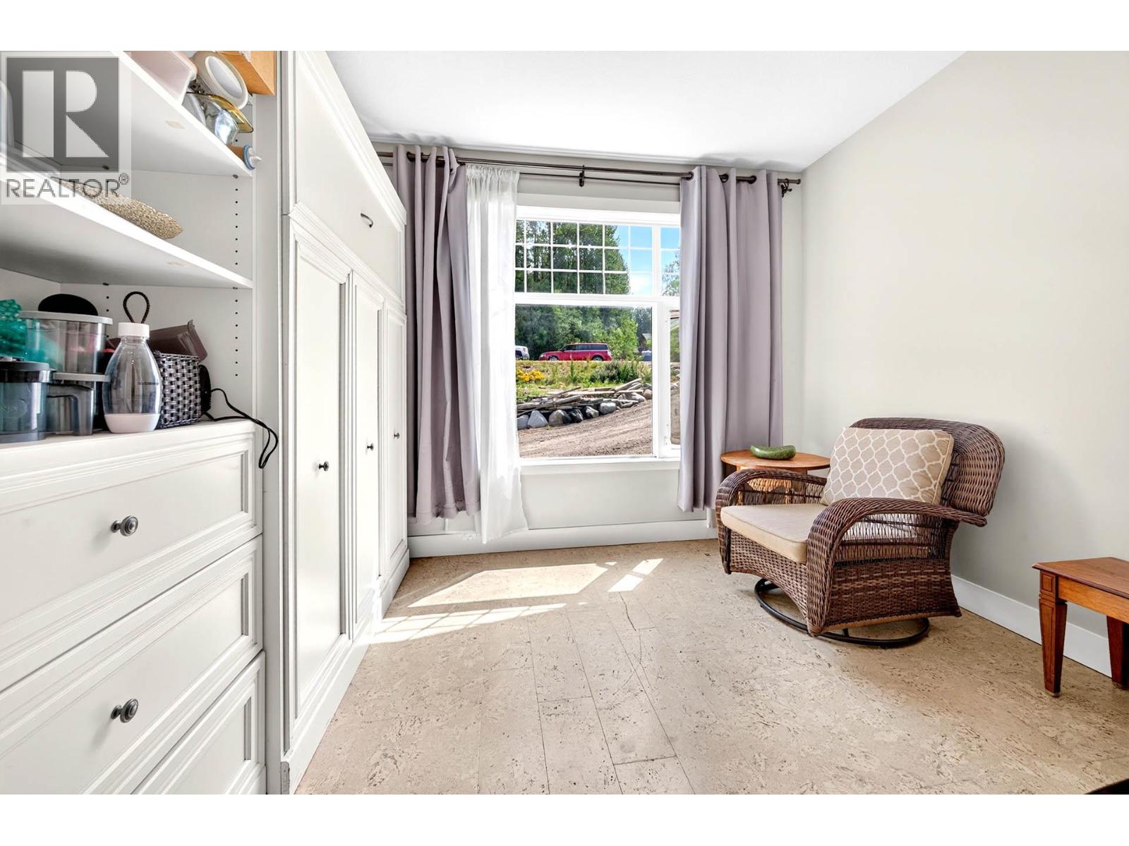 3833 Marmot Road - 12