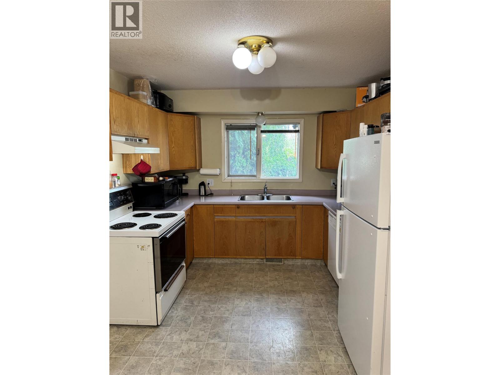  1033/1035 Laurier Avenue, Kelowna