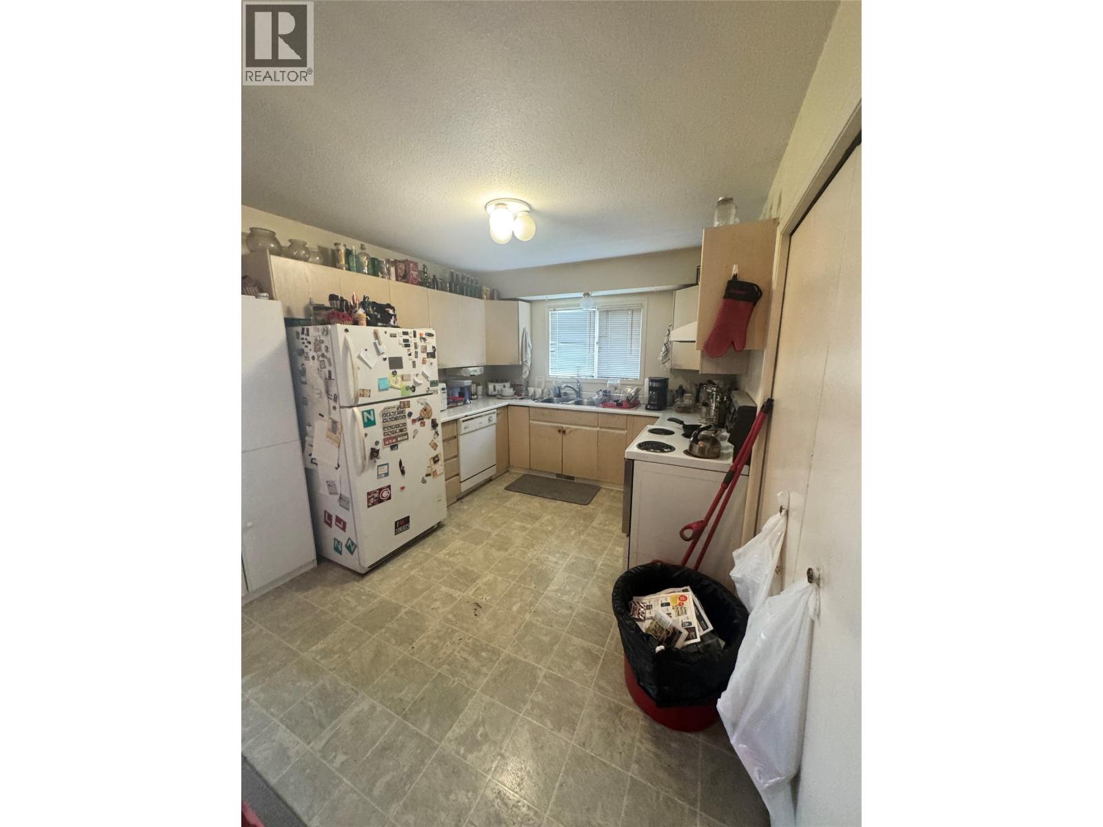  1033/1035 Laurier Avenue, Kelowna