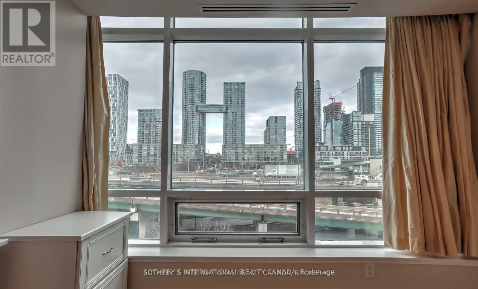 #610W 500 QUEENS QUAY W - 12