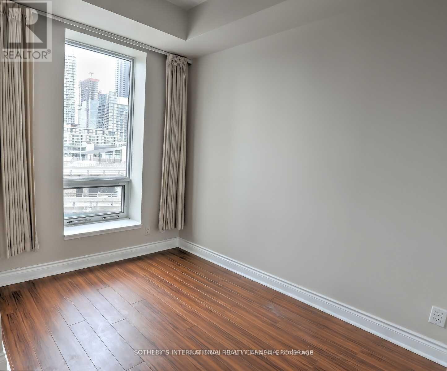 #610W 500 QUEENS QUAY W - 18