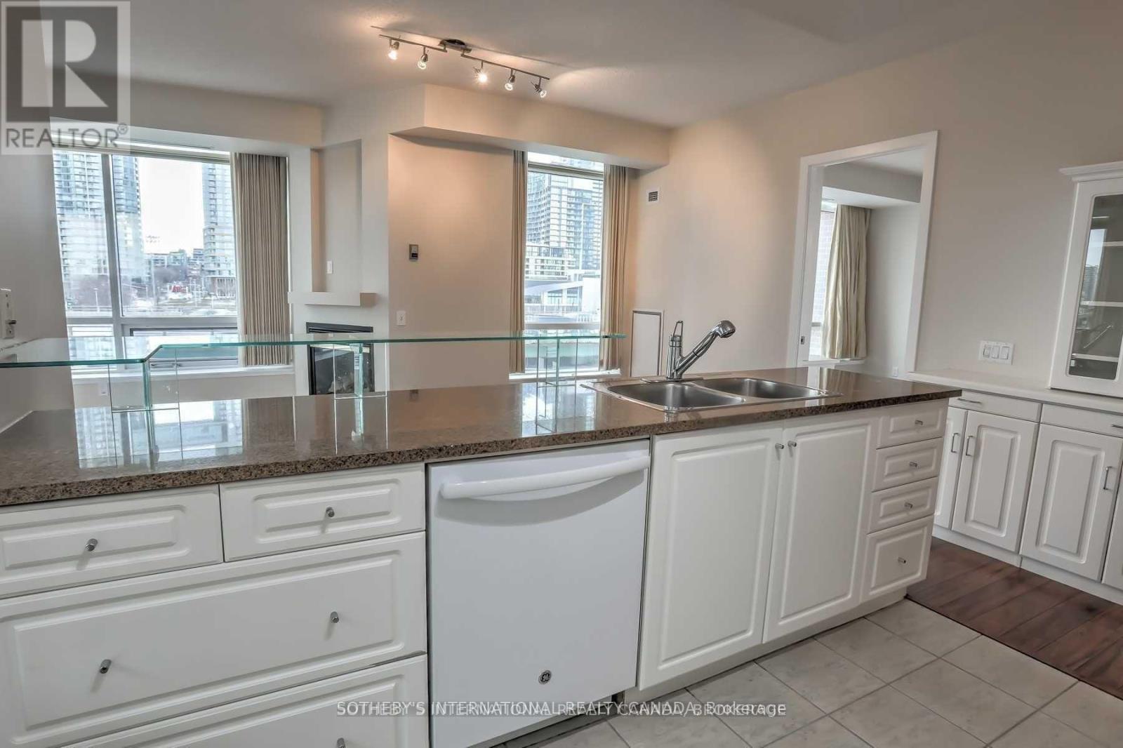 #610W 500 QUEENS QUAY W - 8
