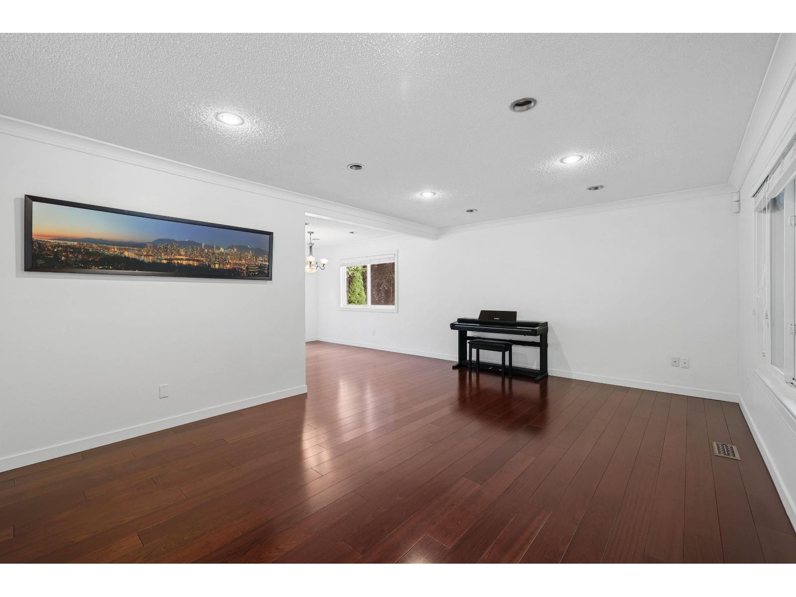 4 Bed, 4 Bath House for Sale in Delta – 10421 SANTA MONICA DRIVE, Delta – MLS# R3153145 - Image 5