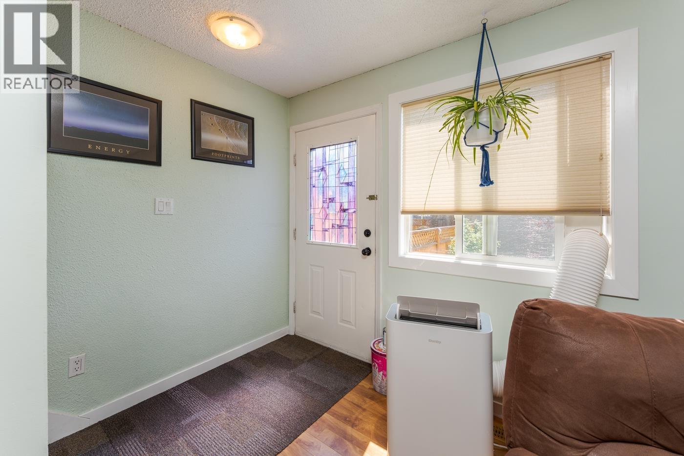 180 MCARTHUR PLACE - 22
