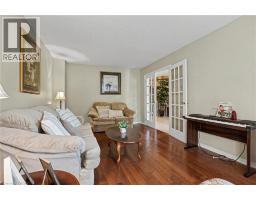 Family room - 5172 Hidden Valley Court, Mississauga, ON L5M3P1 Photo 8