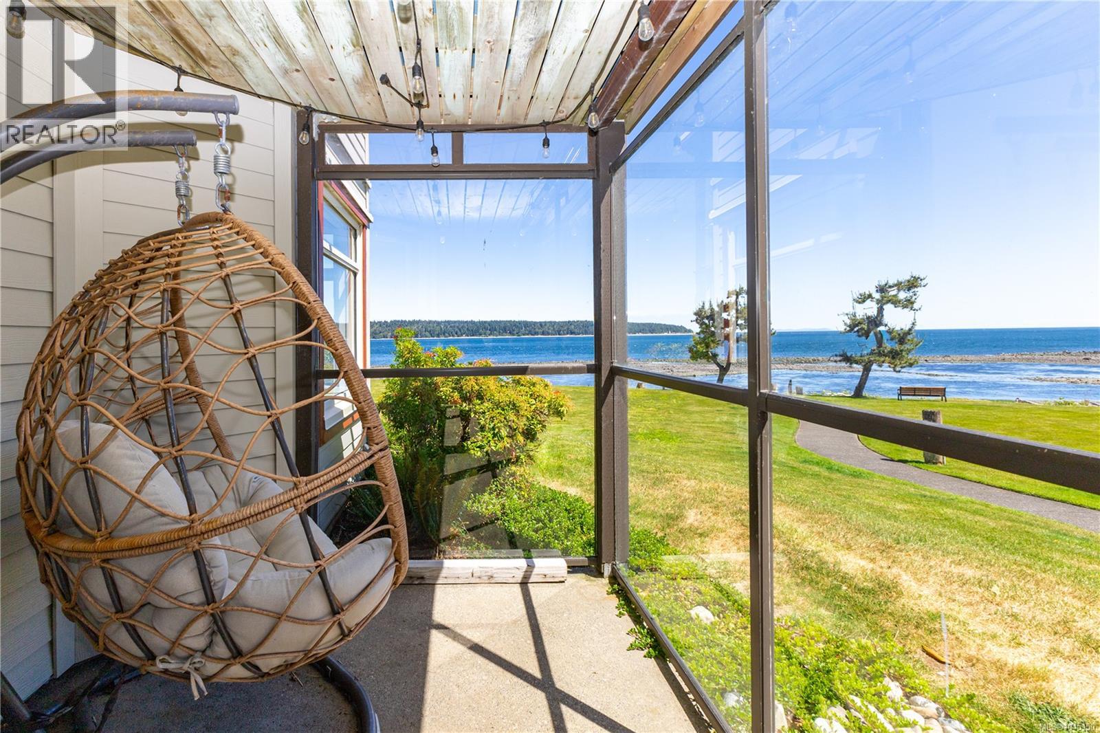 #3210 27 Island Hwy S - 38