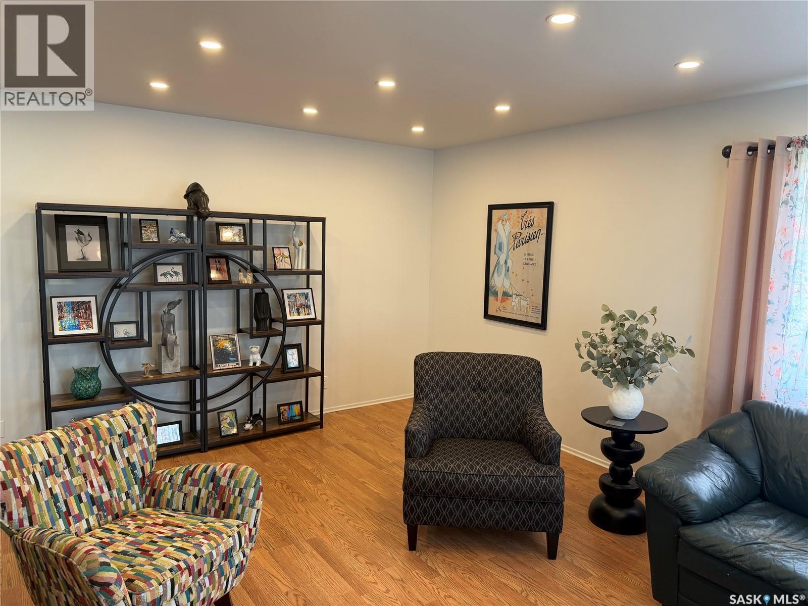 407 5th STREET E - Image 11