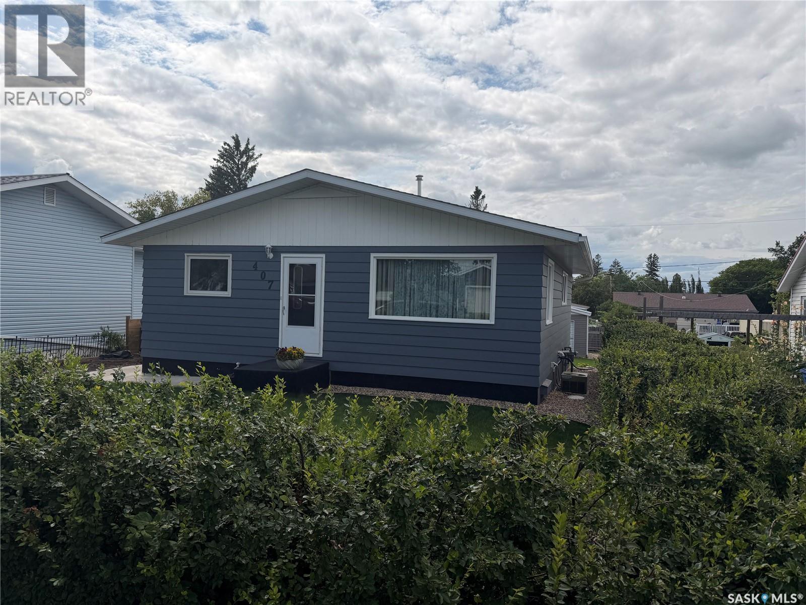407 5th STREET E - 2