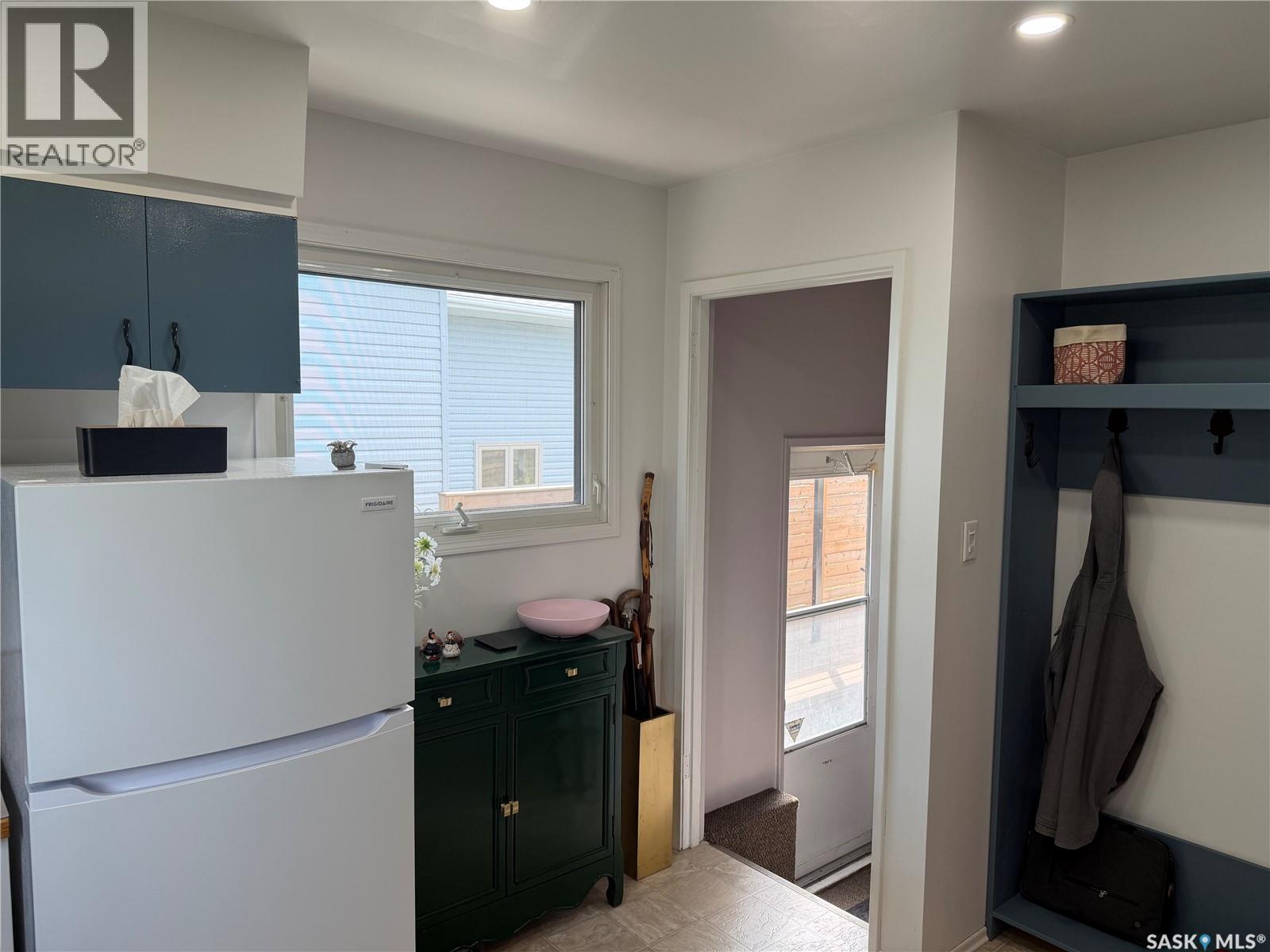 407 5th STREET E - 6