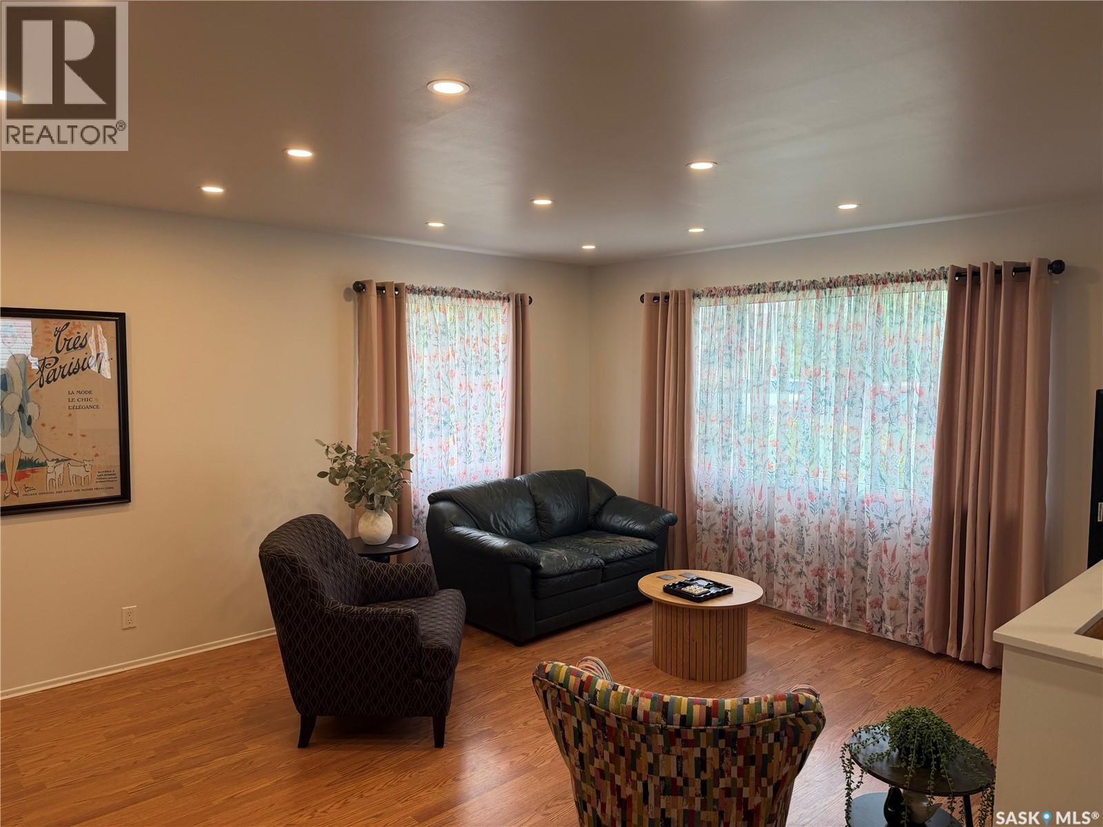 407 5th STREET E - 8