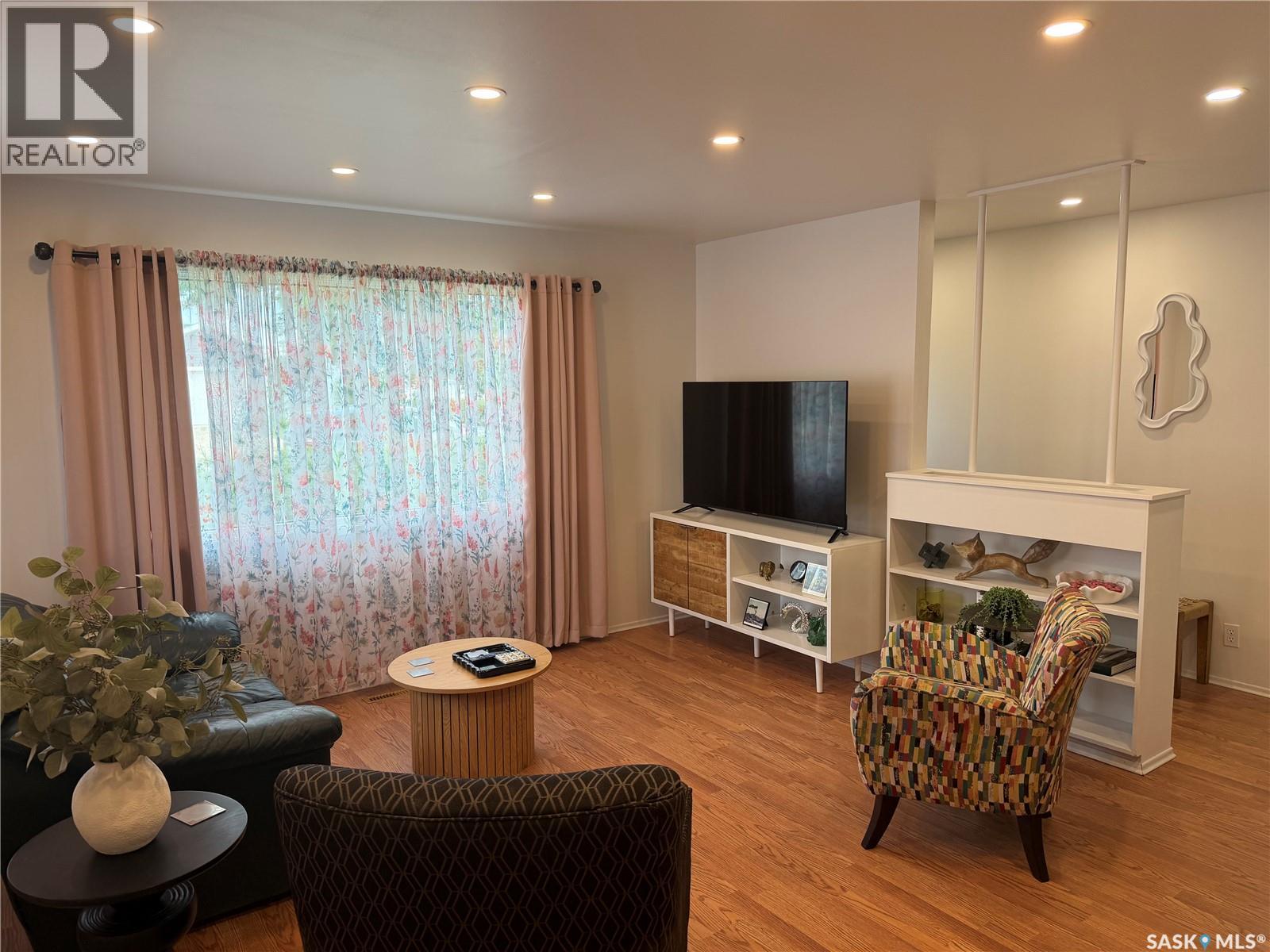 407 5th STREET E - 9